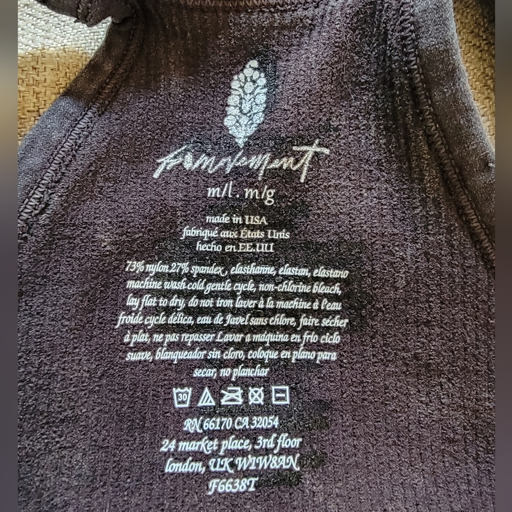 FP Movement by Free People Happiness Runs Crop Tank Washed Black Sz M/L - Picture 4 of 5